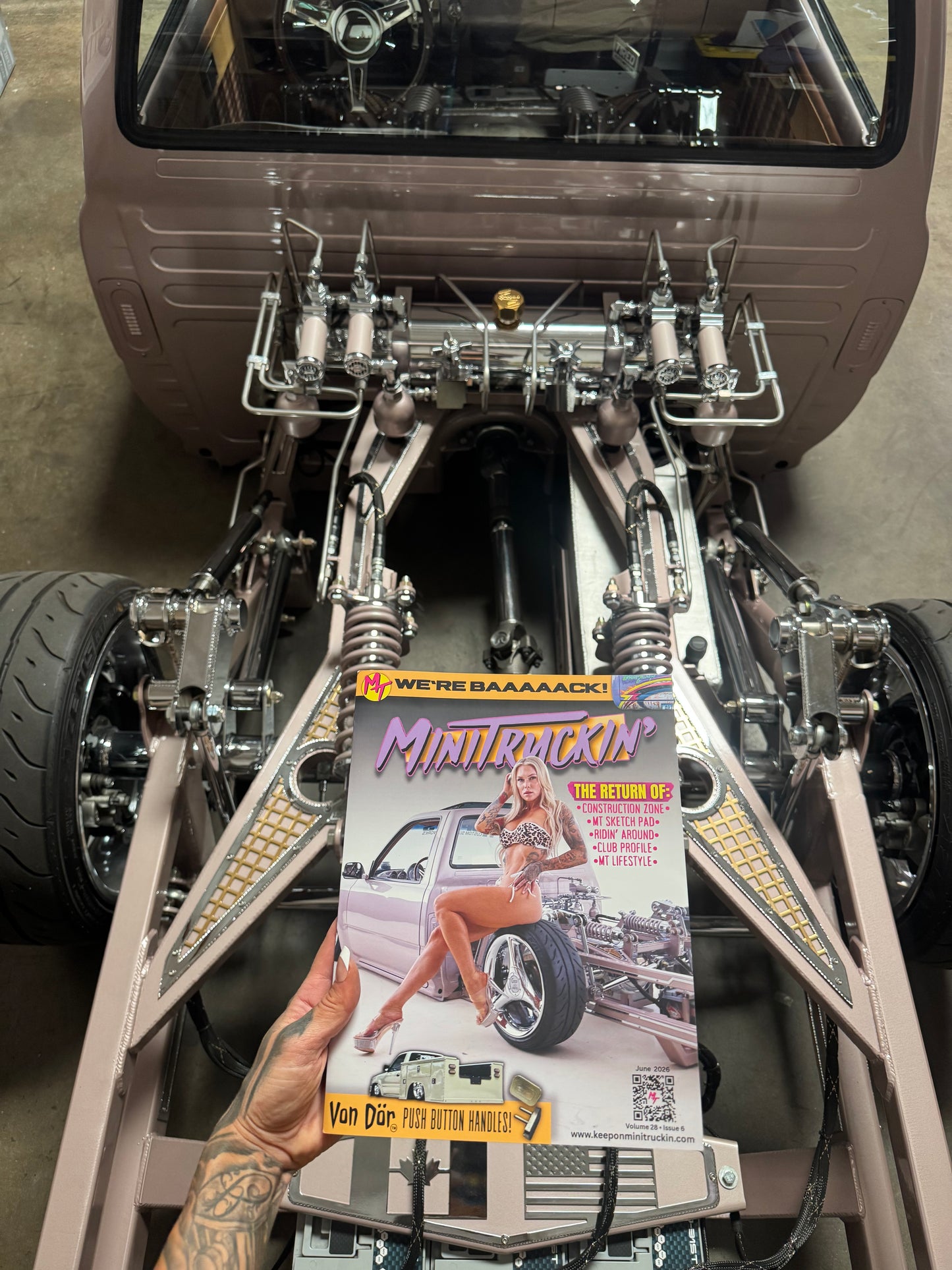 LIMITED EDITION SIGNED MINITRUCK MAGAZINE